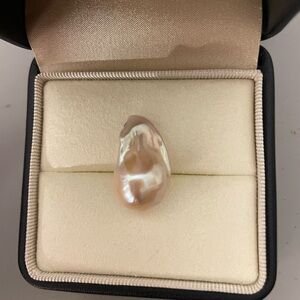 Natural Baroque Pearl